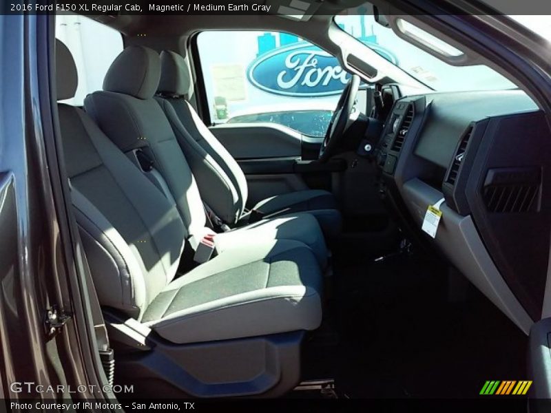 Magnetic / Medium Earth Gray 2016 Ford F150 XL Regular Cab