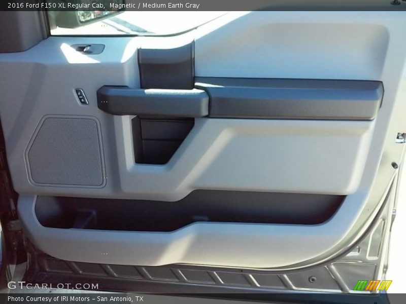 Magnetic / Medium Earth Gray 2016 Ford F150 XL Regular Cab