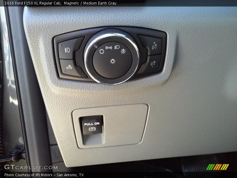 Magnetic / Medium Earth Gray 2016 Ford F150 XL Regular Cab