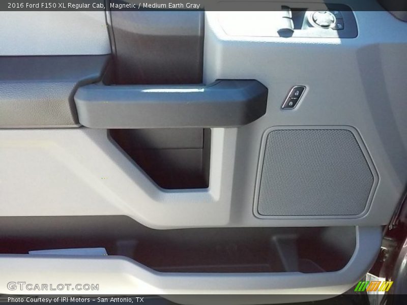 Magnetic / Medium Earth Gray 2016 Ford F150 XL Regular Cab