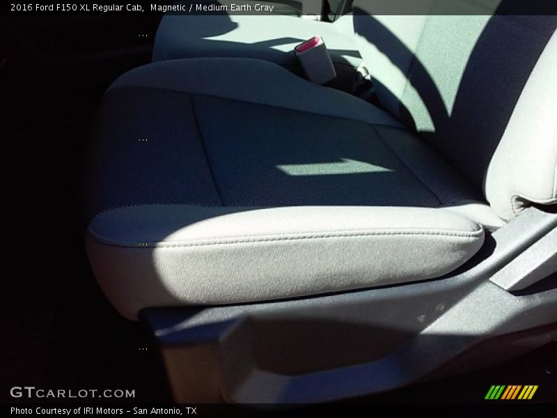 Magnetic / Medium Earth Gray 2016 Ford F150 XL Regular Cab