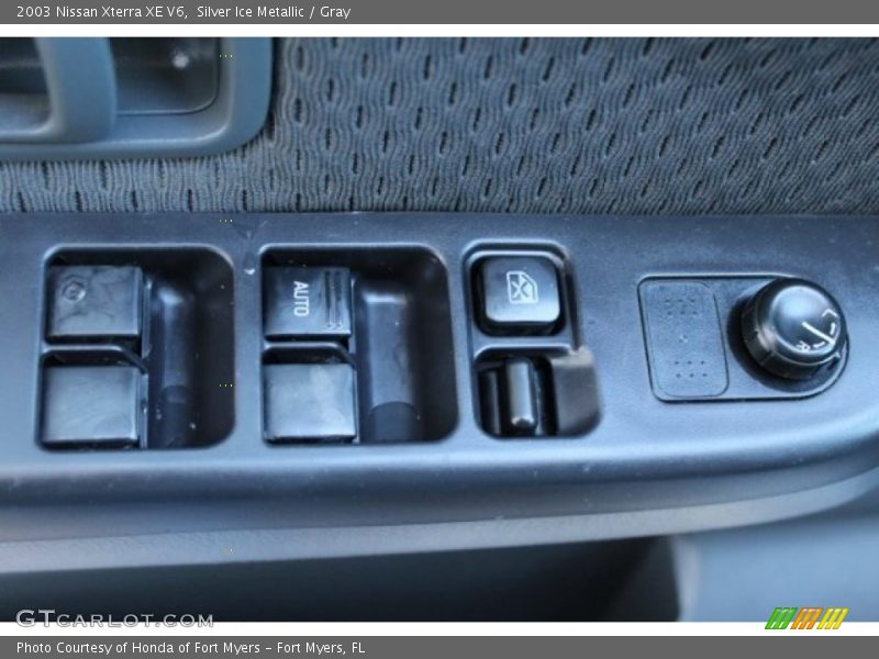 Silver Ice Metallic / Gray 2003 Nissan Xterra XE V6