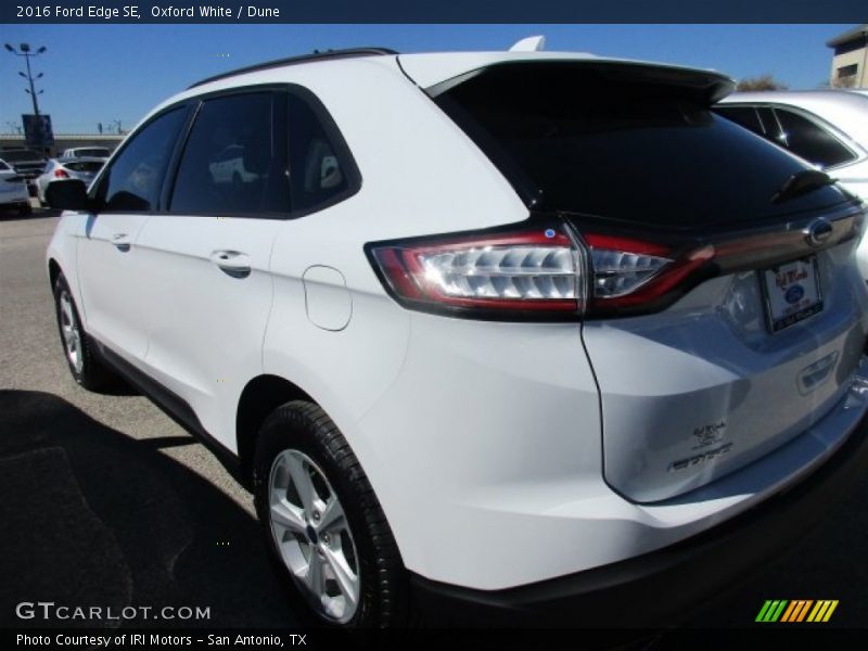 Oxford White / Dune 2016 Ford Edge SE