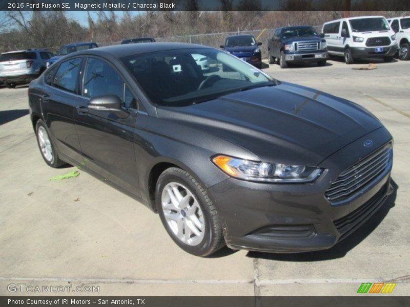 Magnetic Metallic / Charcoal Black 2016 Ford Fusion SE