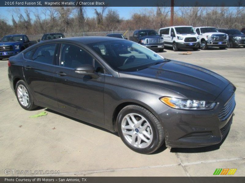 Magnetic Metallic / Charcoal Black 2016 Ford Fusion SE
