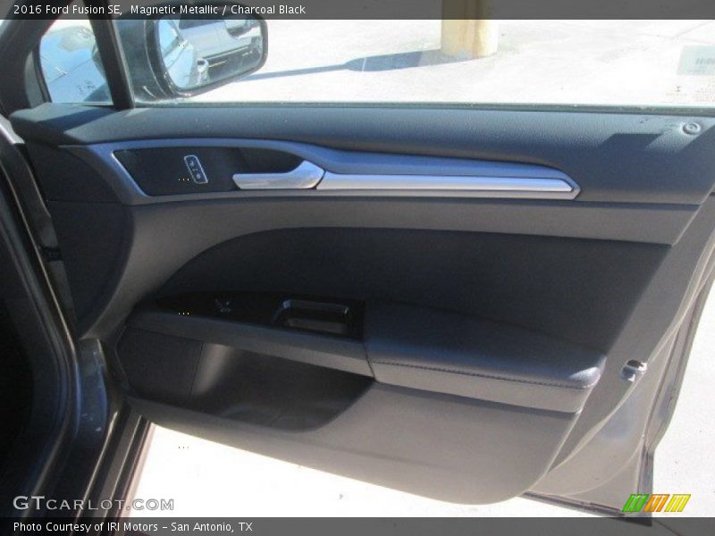 Magnetic Metallic / Charcoal Black 2016 Ford Fusion SE