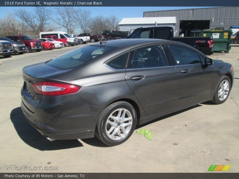 Magnetic Metallic / Charcoal Black 2016 Ford Fusion SE