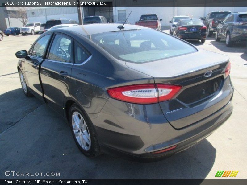 Magnetic Metallic / Charcoal Black 2016 Ford Fusion SE