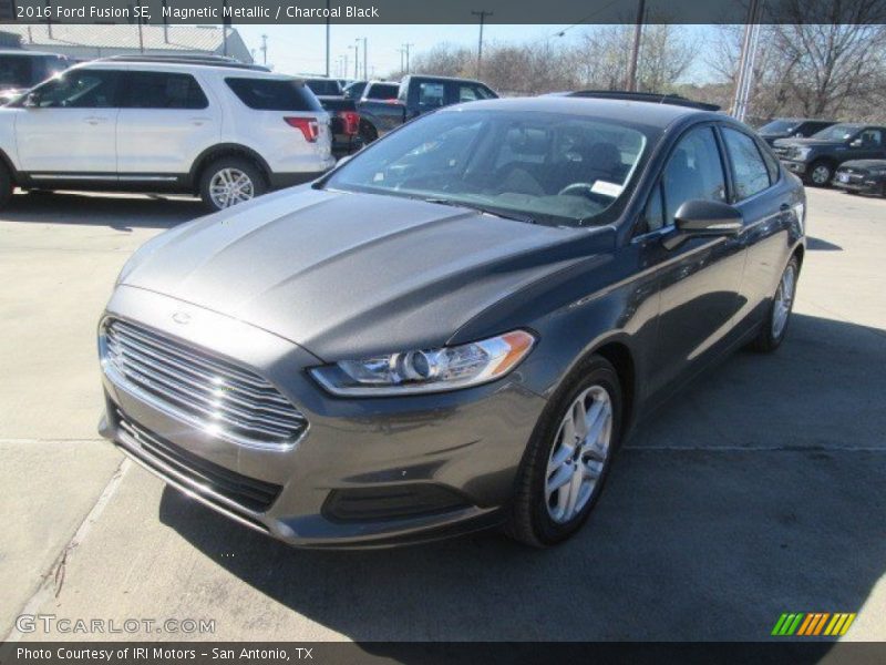 Magnetic Metallic / Charcoal Black 2016 Ford Fusion SE