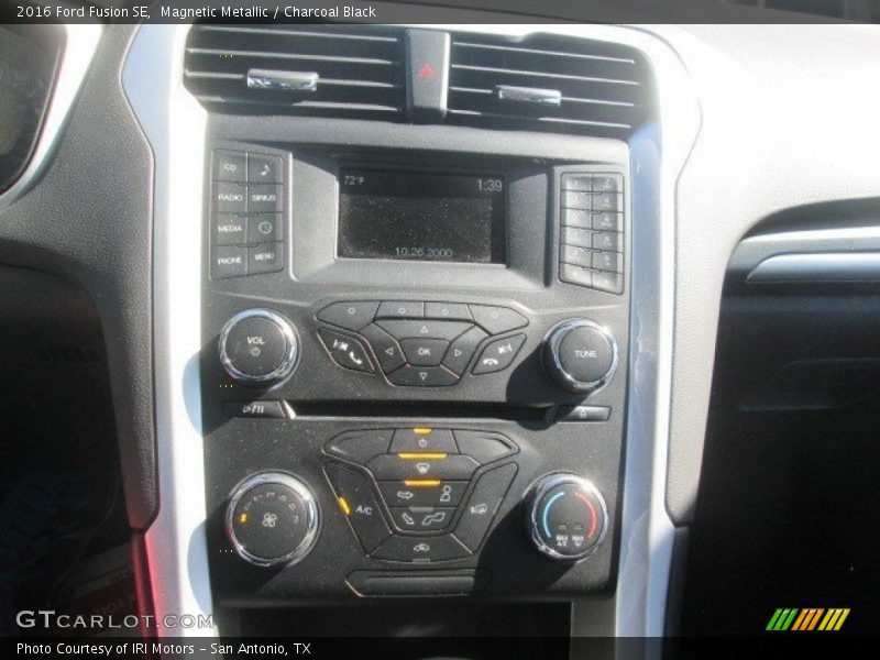 Magnetic Metallic / Charcoal Black 2016 Ford Fusion SE
