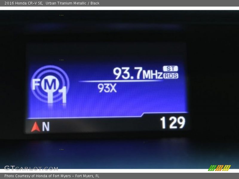 Urban Titanium Metallic / Black 2016 Honda CR-V SE