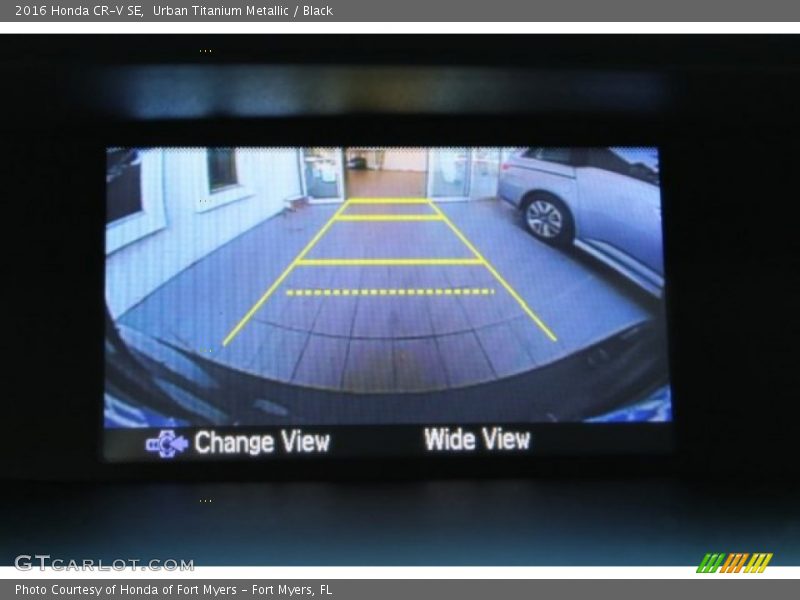 Urban Titanium Metallic / Black 2016 Honda CR-V SE