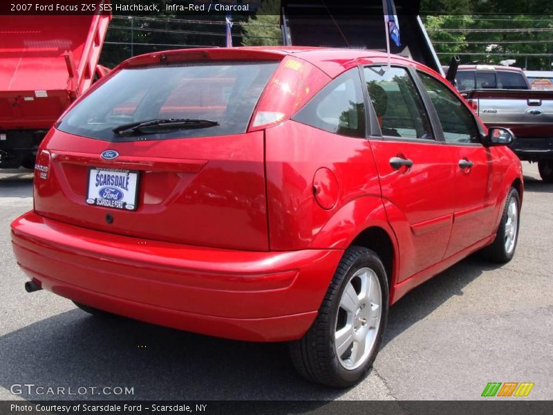 Infra-Red / Charcoal 2007 Ford Focus ZX5 SES Hatchback