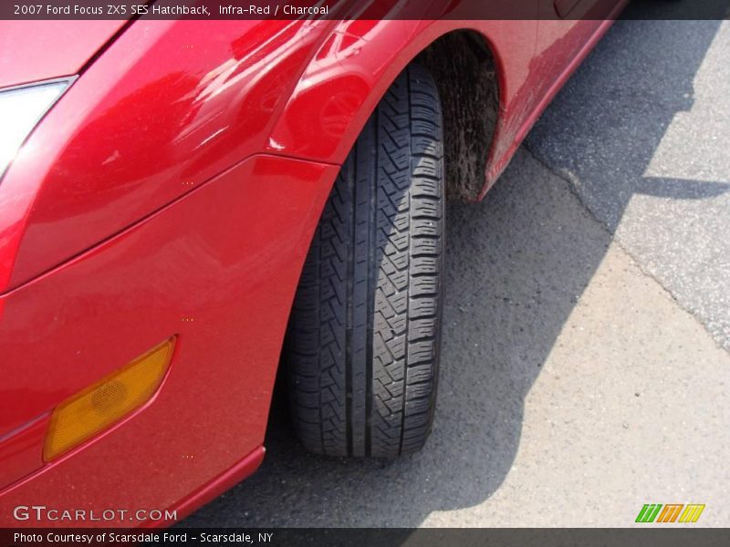 Infra-Red / Charcoal 2007 Ford Focus ZX5 SES Hatchback