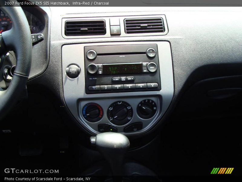 Infra-Red / Charcoal 2007 Ford Focus ZX5 SES Hatchback