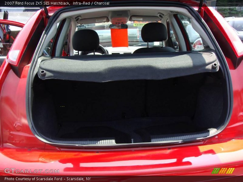 Infra-Red / Charcoal 2007 Ford Focus ZX5 SES Hatchback