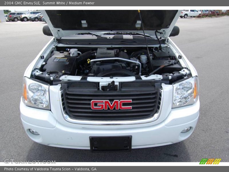 Summit White / Medium Pewter 2004 GMC Envoy SLE