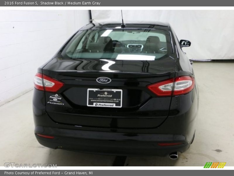 Shadow Black / Medium Earth Gray 2016 Ford Fusion S