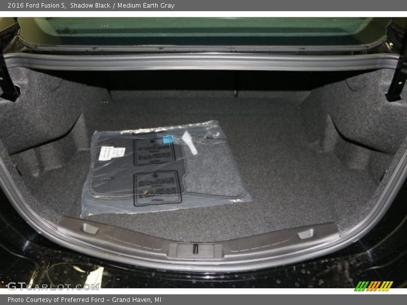 Shadow Black / Medium Earth Gray 2016 Ford Fusion S