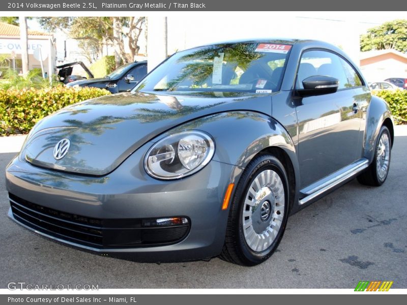 Platinum Gray Metallic / Titan Black 2014 Volkswagen Beetle 2.5L