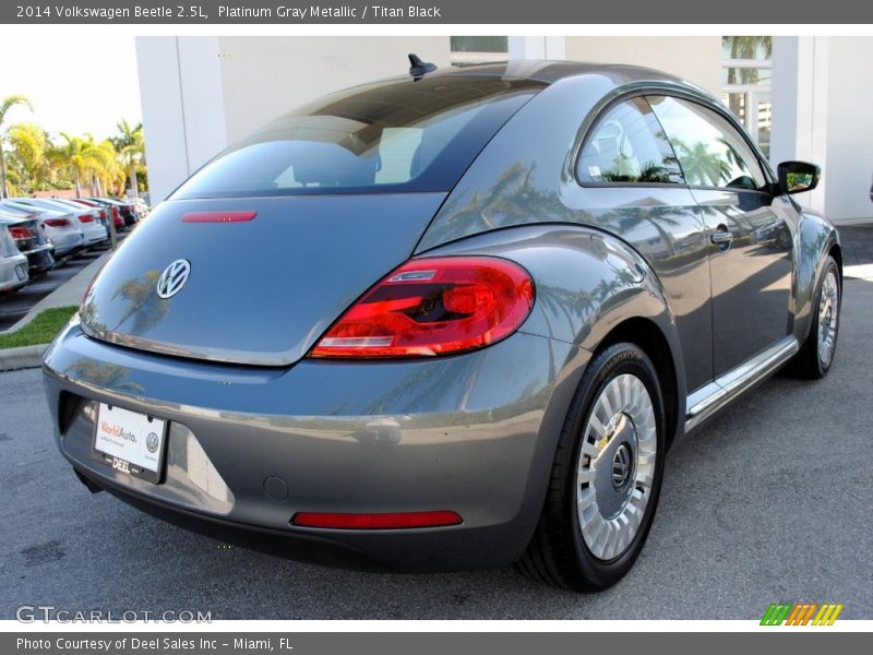 Platinum Gray Metallic / Titan Black 2014 Volkswagen Beetle 2.5L