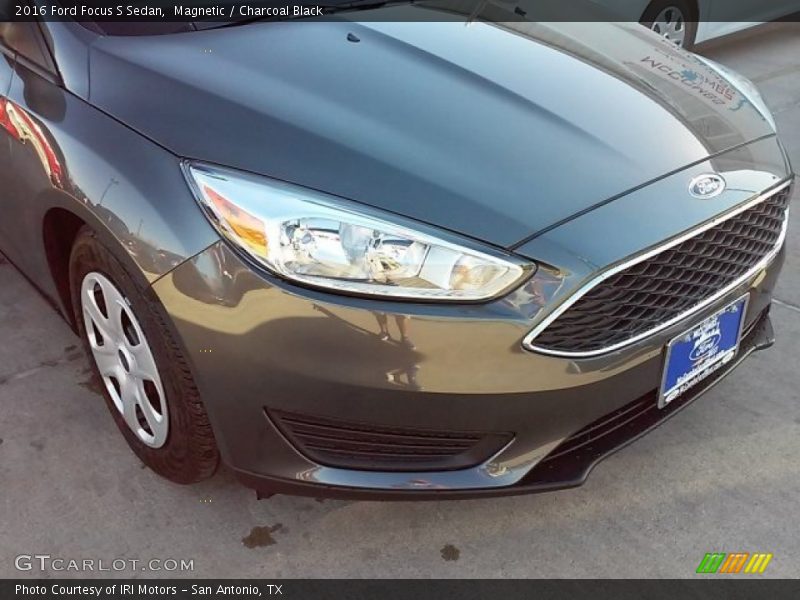 Magnetic / Charcoal Black 2016 Ford Focus S Sedan