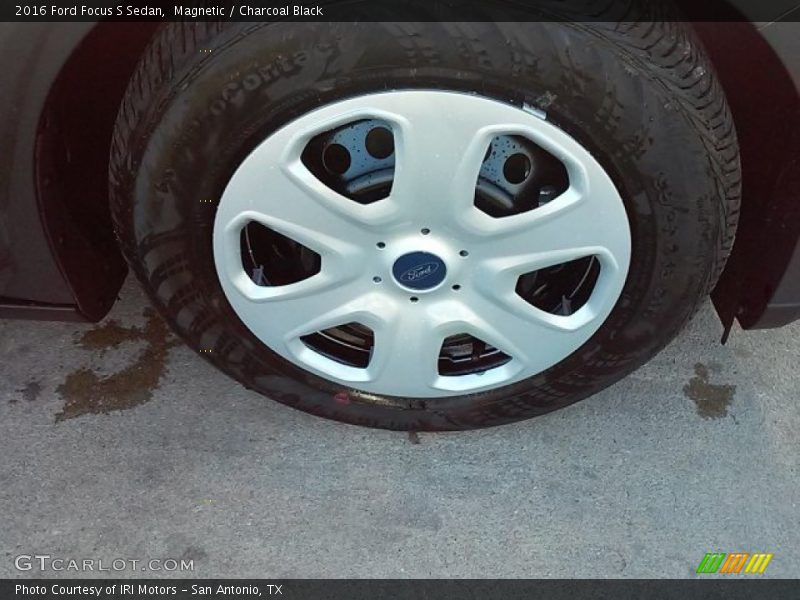 Magnetic / Charcoal Black 2016 Ford Focus S Sedan