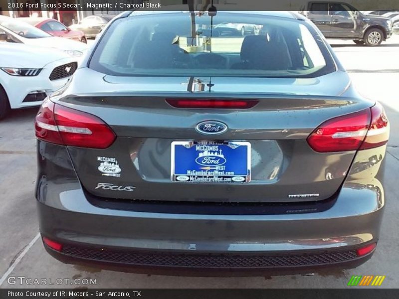 Magnetic / Charcoal Black 2016 Ford Focus S Sedan