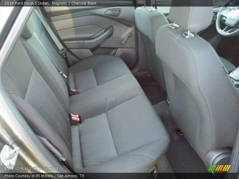 Magnetic / Charcoal Black 2016 Ford Focus S Sedan