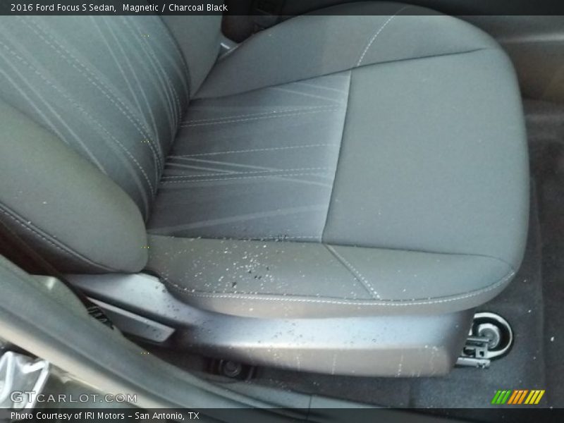 Magnetic / Charcoal Black 2016 Ford Focus S Sedan