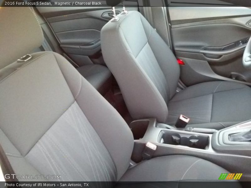 Magnetic / Charcoal Black 2016 Ford Focus S Sedan