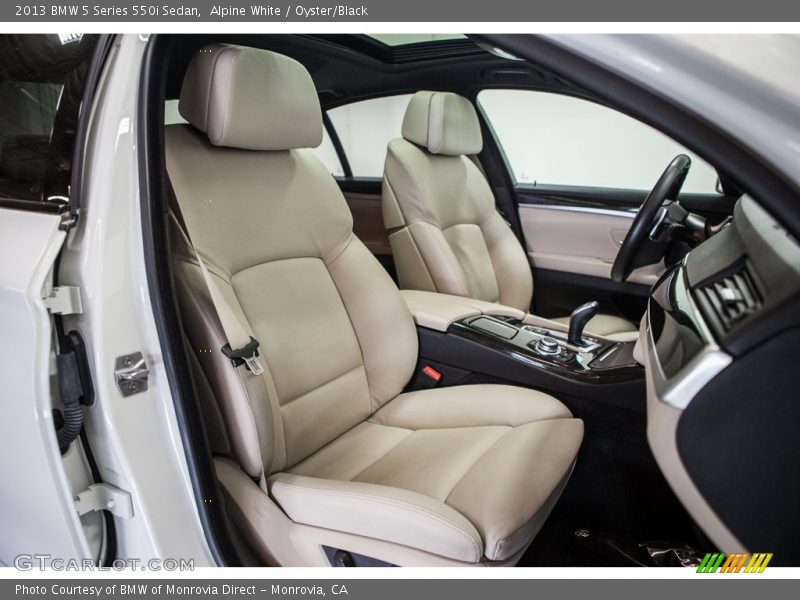 Alpine White / Oyster/Black 2013 BMW 5 Series 550i Sedan