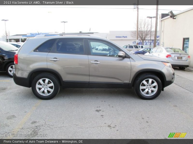 Titanium Silver / Black 2013 Kia Sorento LX AWD