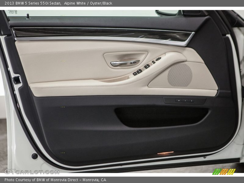 Alpine White / Oyster/Black 2013 BMW 5 Series 550i Sedan