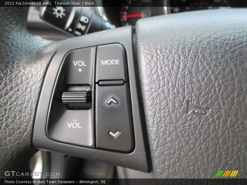 Titanium Silver / Black 2013 Kia Sorento LX AWD