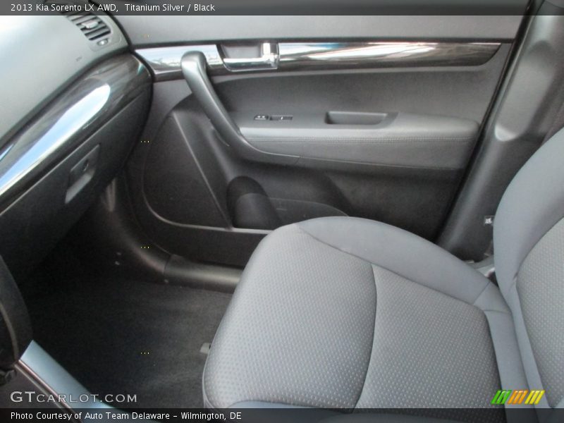 Titanium Silver / Black 2013 Kia Sorento LX AWD