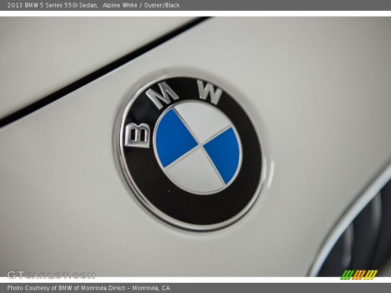 Alpine White / Oyster/Black 2013 BMW 5 Series 550i Sedan