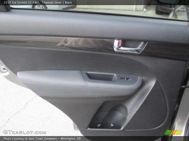 Titanium Silver / Black 2013 Kia Sorento LX AWD