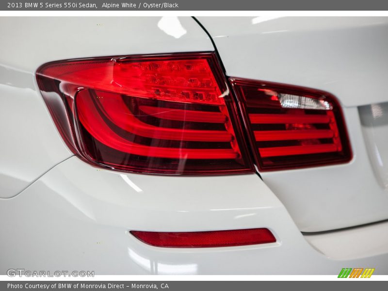 Alpine White / Oyster/Black 2013 BMW 5 Series 550i Sedan