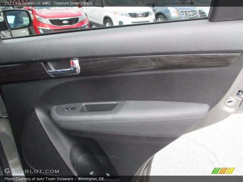Titanium Silver / Black 2013 Kia Sorento LX AWD