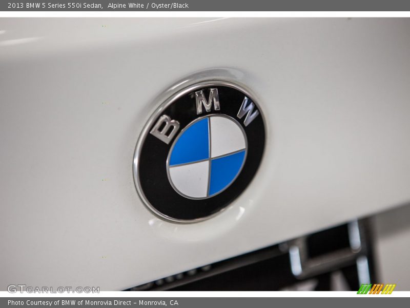 Alpine White / Oyster/Black 2013 BMW 5 Series 550i Sedan