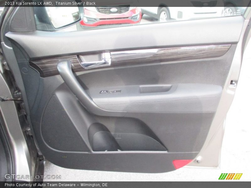 Titanium Silver / Black 2013 Kia Sorento LX AWD