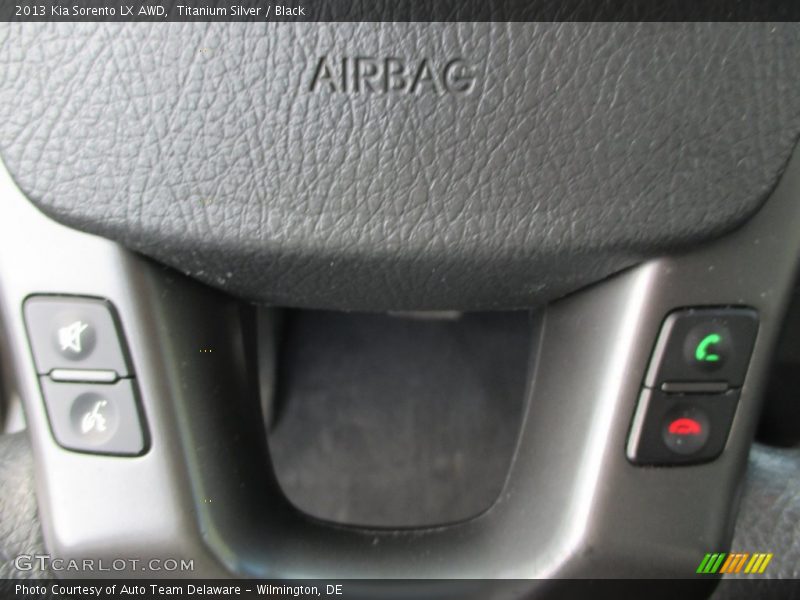 Titanium Silver / Black 2013 Kia Sorento LX AWD