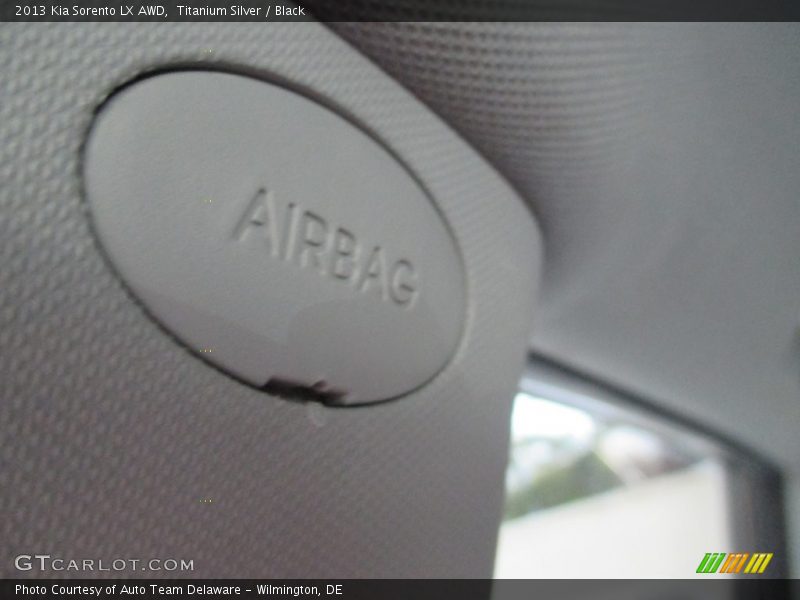 Titanium Silver / Black 2013 Kia Sorento LX AWD