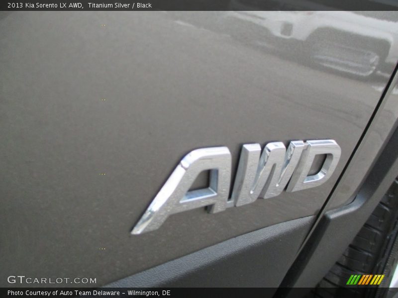 Titanium Silver / Black 2013 Kia Sorento LX AWD