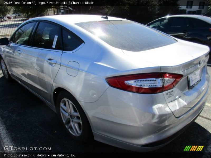 Ingot Silver Metallic / Charcoal Black 2016 Ford Fusion SE