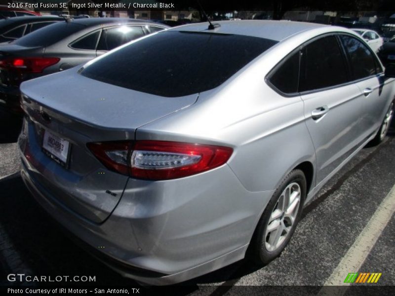 Ingot Silver Metallic / Charcoal Black 2016 Ford Fusion SE