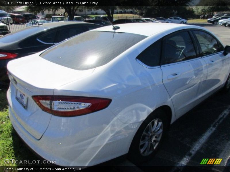 Oxford White / Medium Earth Gray 2016 Ford Fusion S