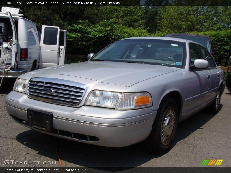 Silver Frost Metallic / Light Graphite 2000 Ford Crown Victoria Sedan