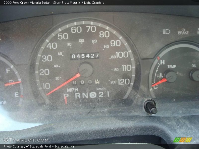 Silver Frost Metallic / Light Graphite 2000 Ford Crown Victoria Sedan